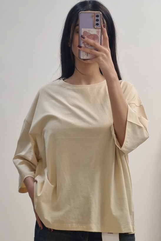 تیشرت باکسی کرمی